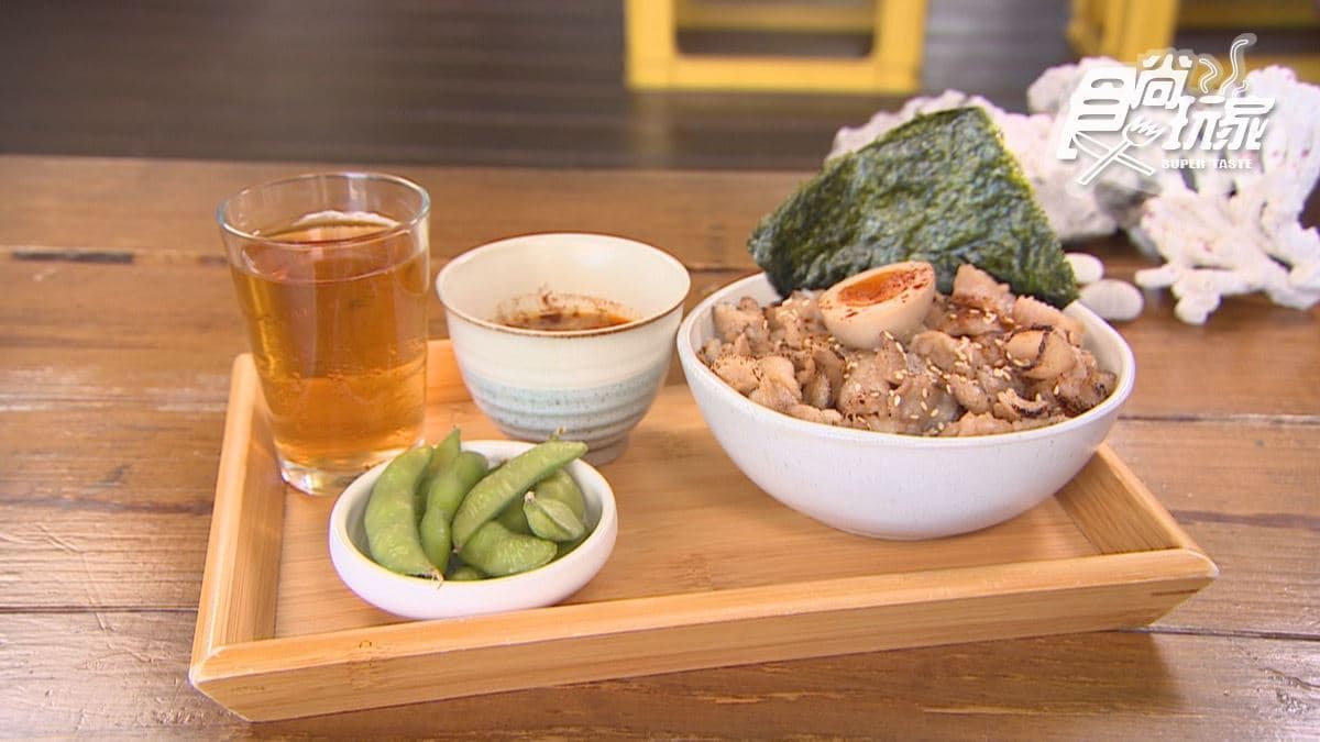 「味噌燒肉冷烏龍沾麵」的烏龍麵體很Q，肉的厚度也剛好。