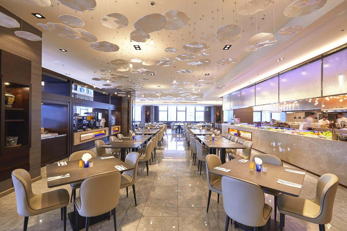 秀證件享優惠！凱達飯店「Buffet吃到飽」900元有找，台北凱撒餐券買10送５