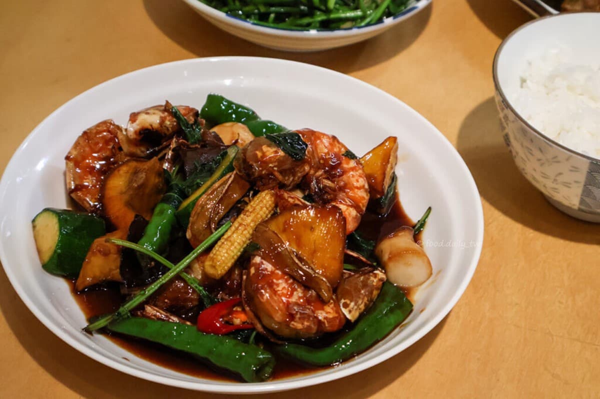 連４年必比登推薦！台中超強「台菜熱炒」推這家，銷魂麻油蝦、麻婆豆腐必點