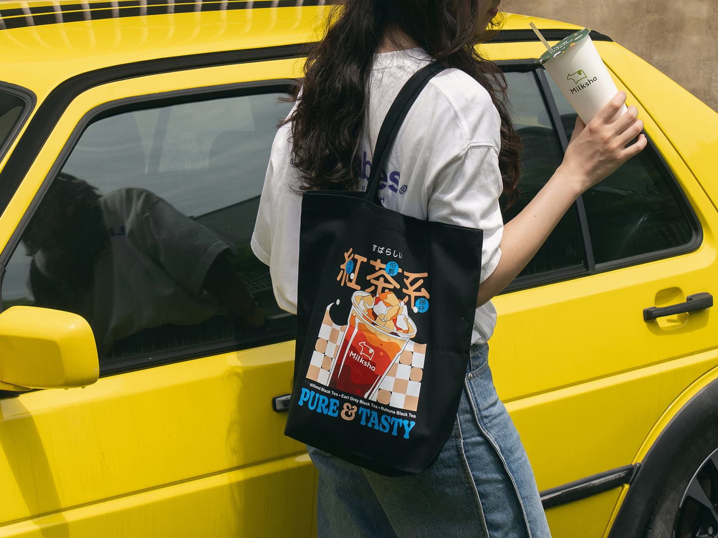 迷客夏「紅茶拿鐵買一送一」！白玉珍珠、綠光鮮奶搭配升級，加碼抽T恤、抱枕