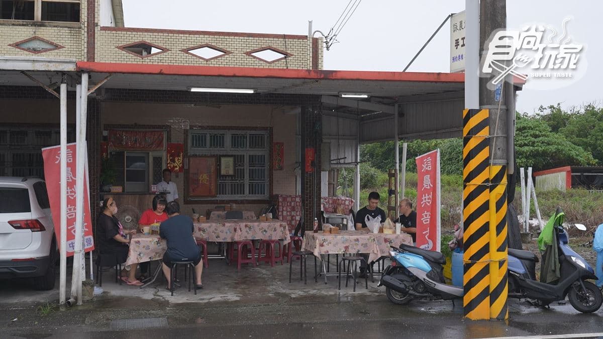 隱身在民宅區的烘焙坊，老闆將宜蘭在地特產「三星蔥」與義式披薩結合。