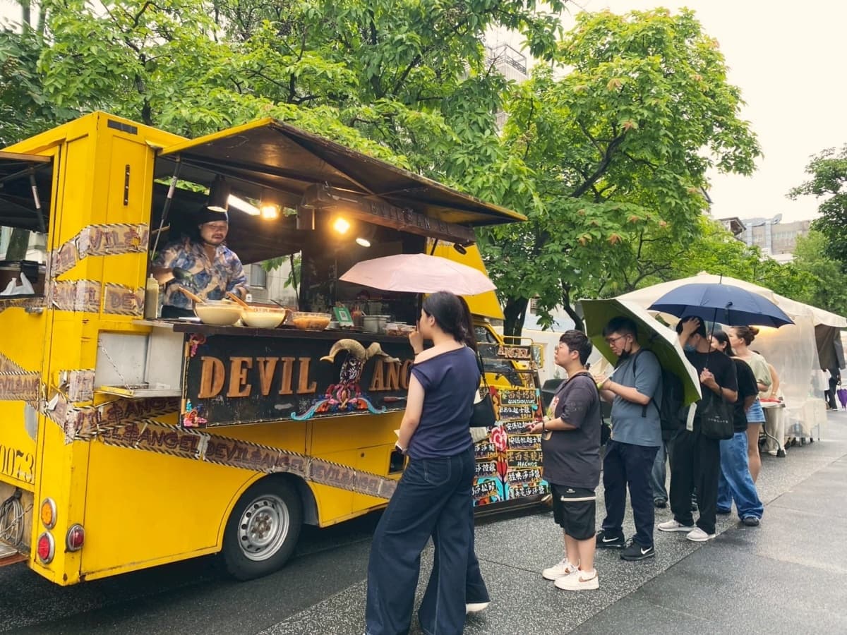 捷運中山站１號出口開放！連續２週免費逛市集吃美食，期間限定浪漫花牆登場