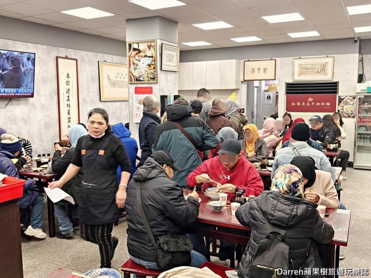 免費加湯、續麵吃到飽！70年「老字號牛肉麵」最低90元起，必嗑半筋半肉麵