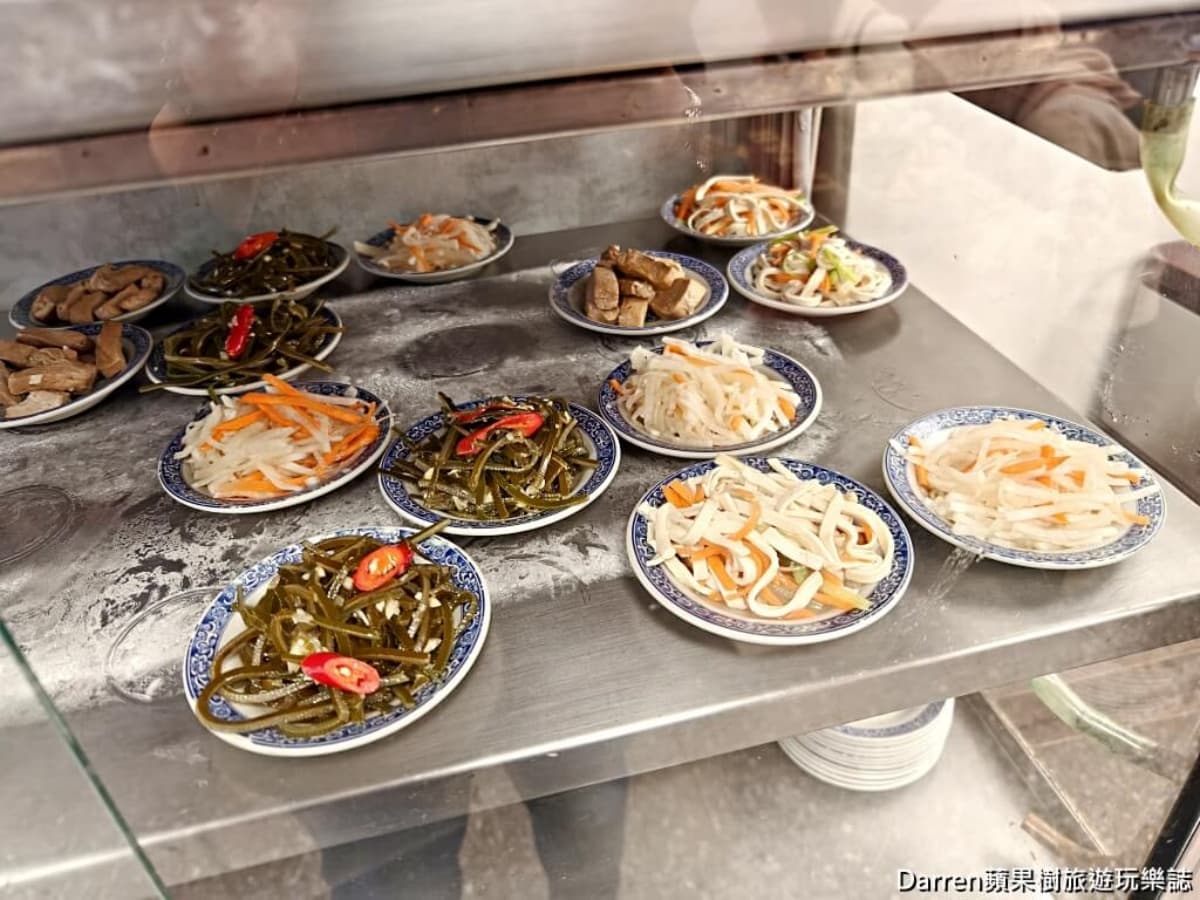 免費加湯、續麵吃到飽！70年「老字號牛肉麵」最低90元起，必嗑半筋半肉麵