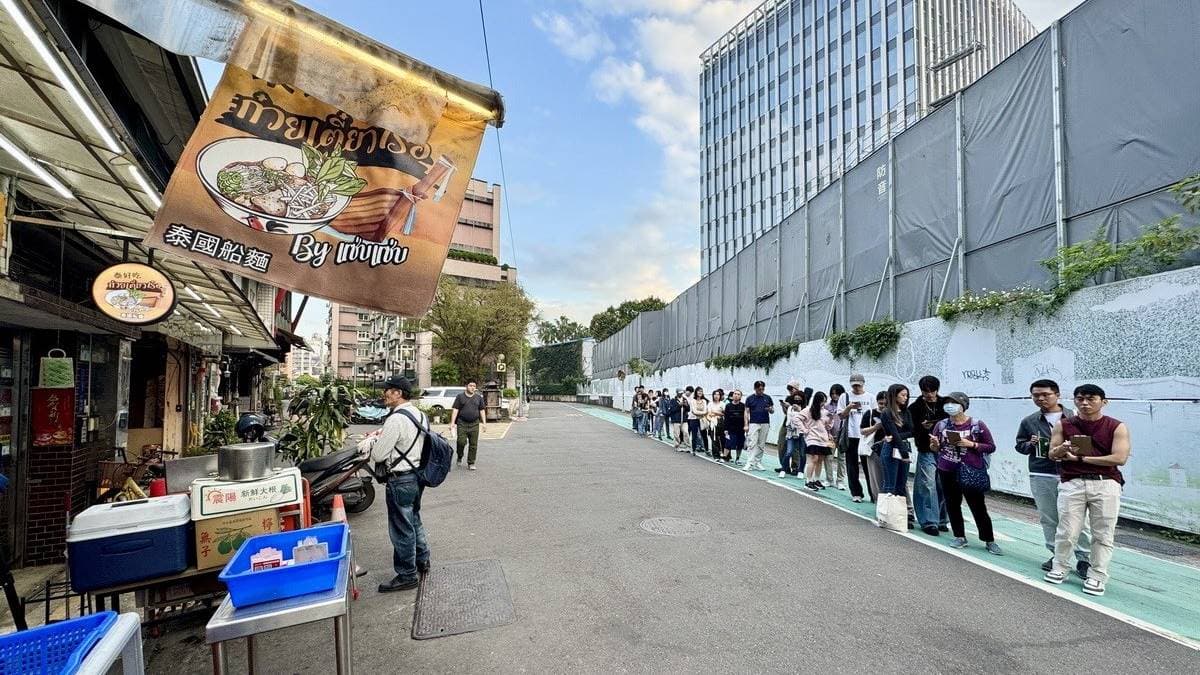 店面距離捷運公館站１號出口步行不用５分鐘，是排隊人氣很高的公館美食。（圖片來源：貓大爺部落格）