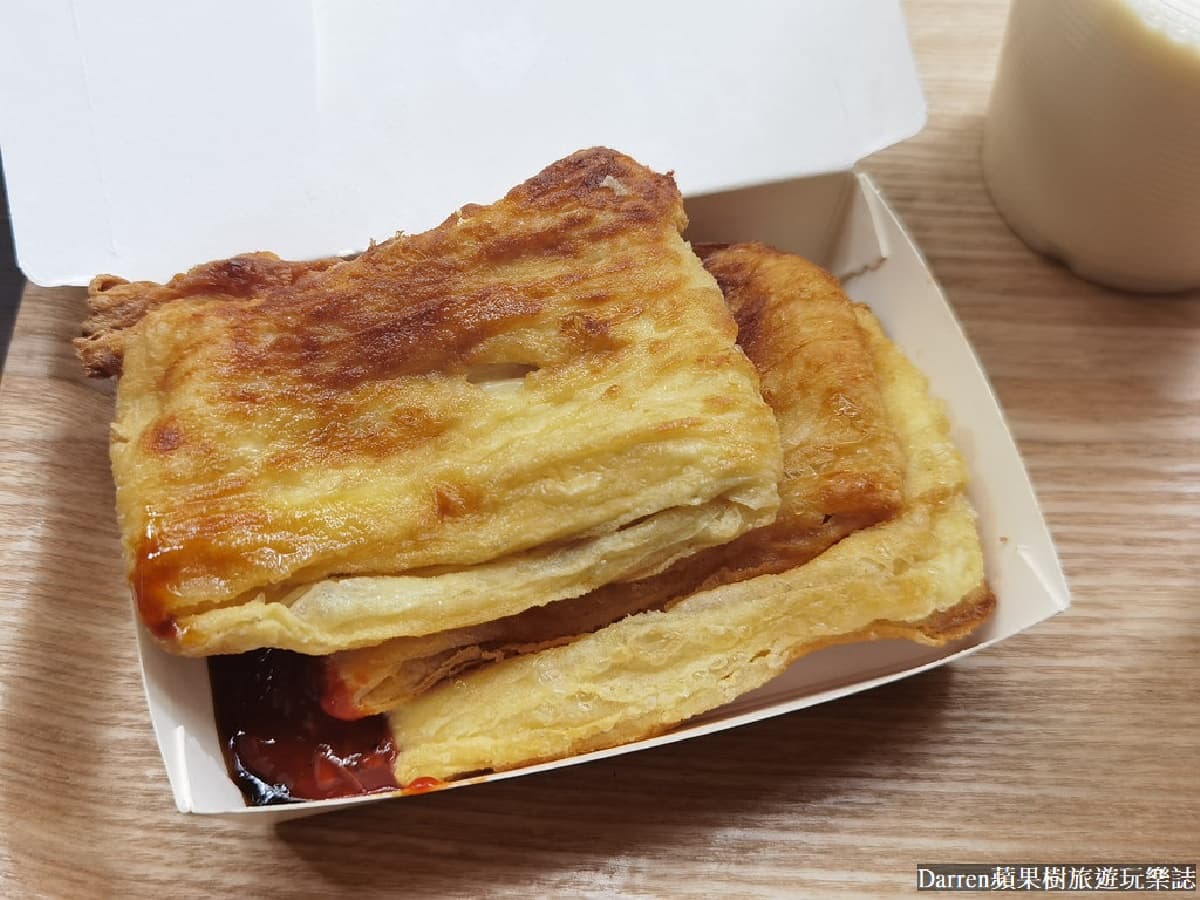 這款早餐太狂！「柴燒豆皮」開店就排隊，古早味豆花、豆漿也必點