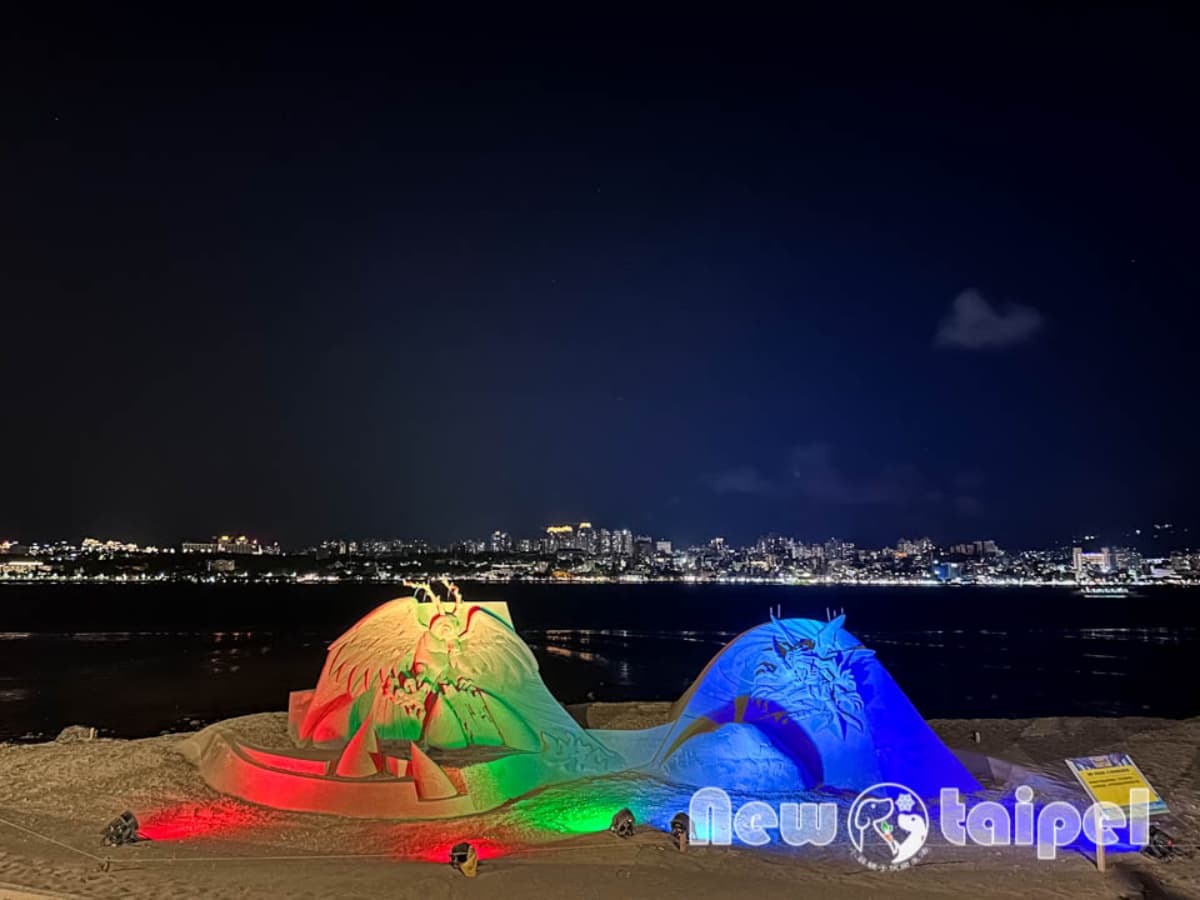 童年回憶《數碼寶貝》回來啦！新北沙雕展期間限定免費拍，搭配夜間光雕帥翻