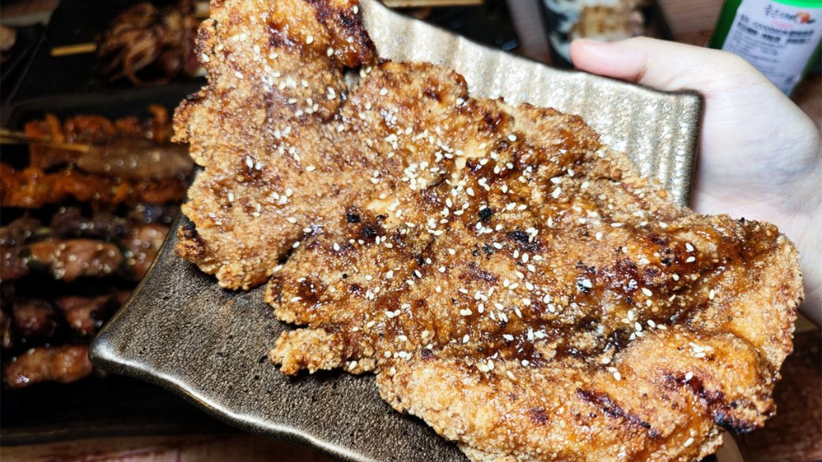 雞排可以吃到雞肉本身的鮮甜，完全不會有油膩感。（圖片來源：帆帆貓A幸福旅行台）