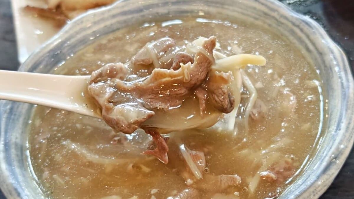 大家也都會點上一碗生炒鴨肉羹。（圖片來源：Darren蘋果樹旅遊玩樂誌）