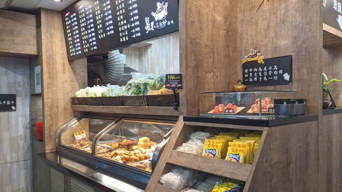 店面很明亮乾淨，沒有過多裝潢。（圖片來源：老皮嫩肉的流水帳生活）