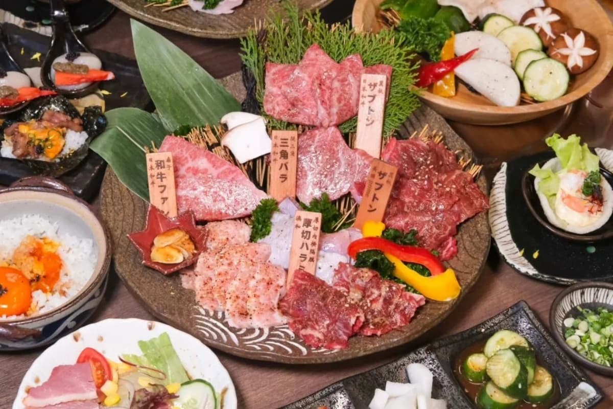 和牛盛合燒物中包含特選日本和牛三品。（圖片來源：肉依小姐吃什麼）