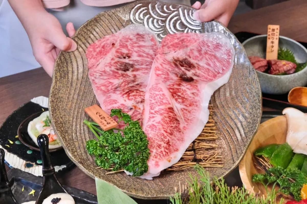 每日供應的和牛依當天狀況提供３種不同產地的肉品及部位。（圖片來源：肉依小姐吃什麼）