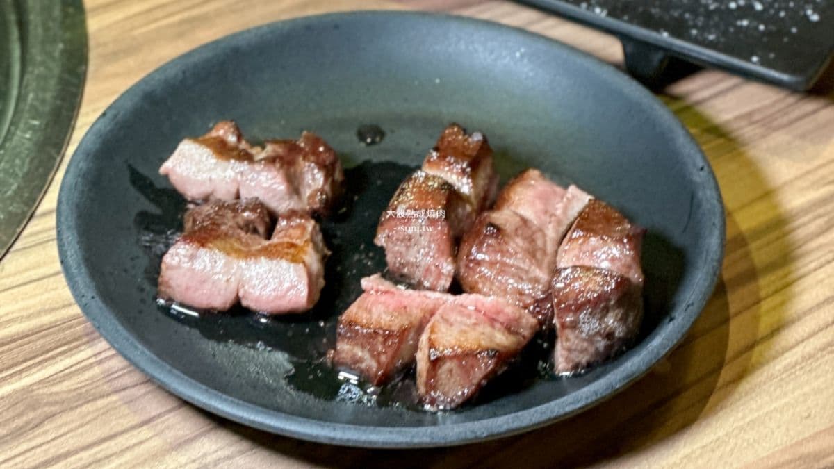 超厚切極上牛舌。（圖片來源：美食旅遊生活分享。欣晴）