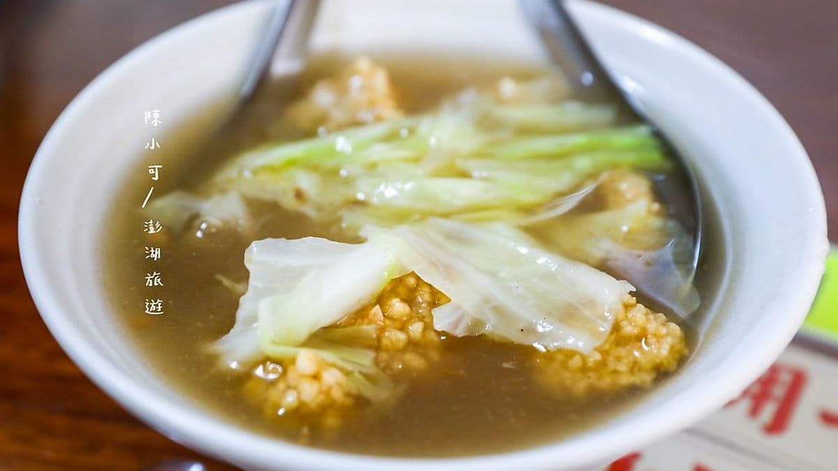 微微勾芡的湯汁，還有著高麗菜的鮮甜美味。（圖片來源：陳小可的吃喝玩樂）