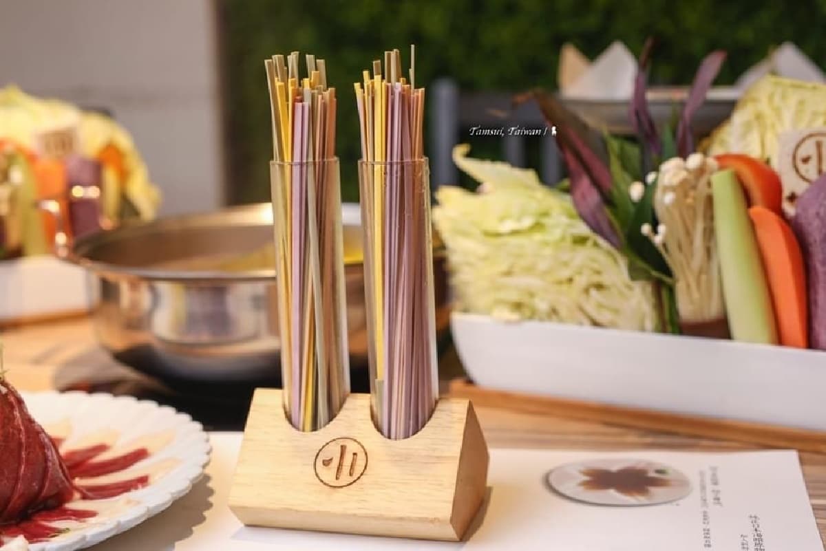 廣島牡蠣×10爽吃！「點土手鍋加送肉盤」鮮度破表，必點彩虹麵、鮮奶茶