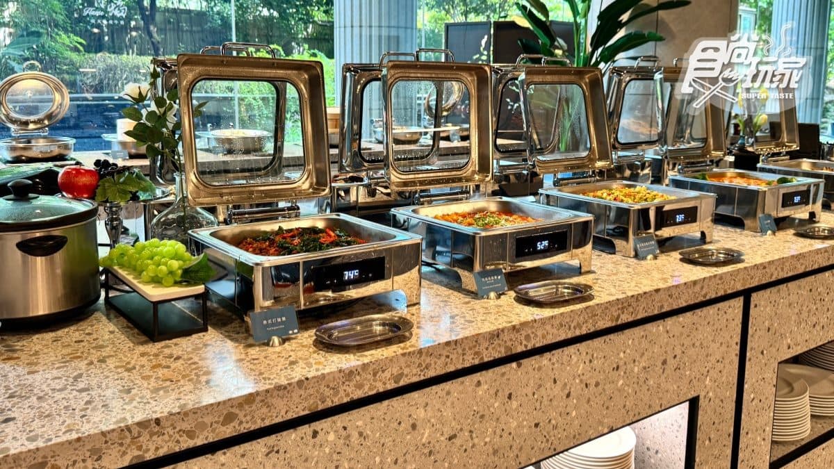 近百道的半自助吧，餐食特色更涵蓋美式、義式、泰式、日式與台式多元風格。