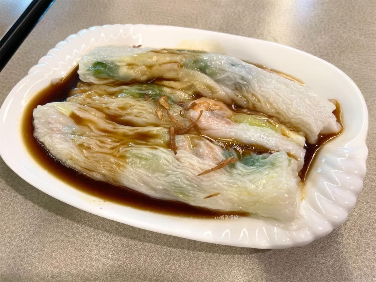 「饒河夜市」美食15選!隱藏版小吃+點心,順遊松山彩虹橋、蔦屋書店 饒河夜市美食6:長廊粵式腸粉