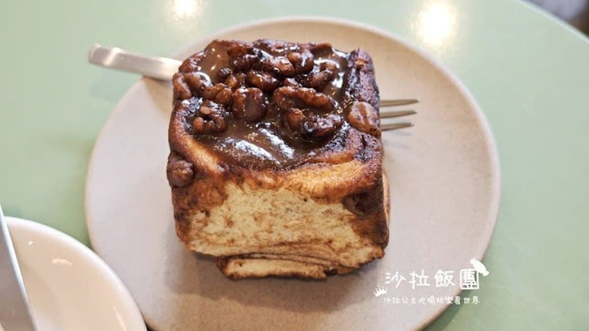 甜、鹹食點有５種可選，肉桂捲是人氣選項。（圖片來源：沙拉公主吃喝玩樂看世界）