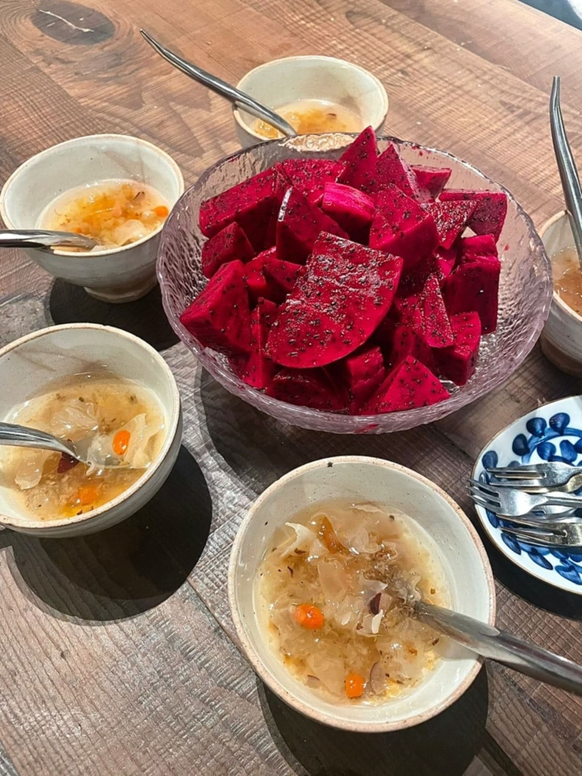 AI教父黃仁勳也愛！真材實料「黃金雞湯」爽嗑整隻雞，豐富台菜想吃先預訂