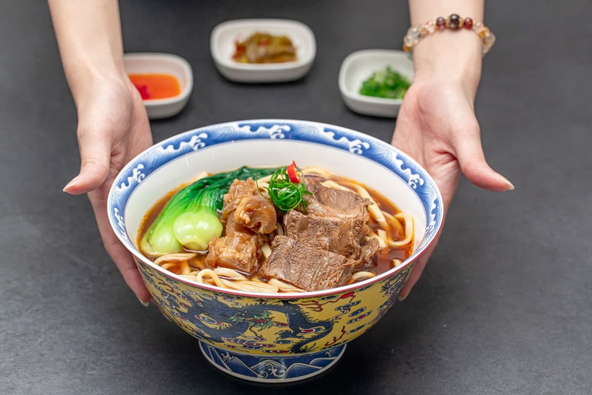 50元生乳捲吃到飽！宜蘭新伴手禮店，紅心芭樂、萬丹鮮乳５口味「60分鐘無限吃」
