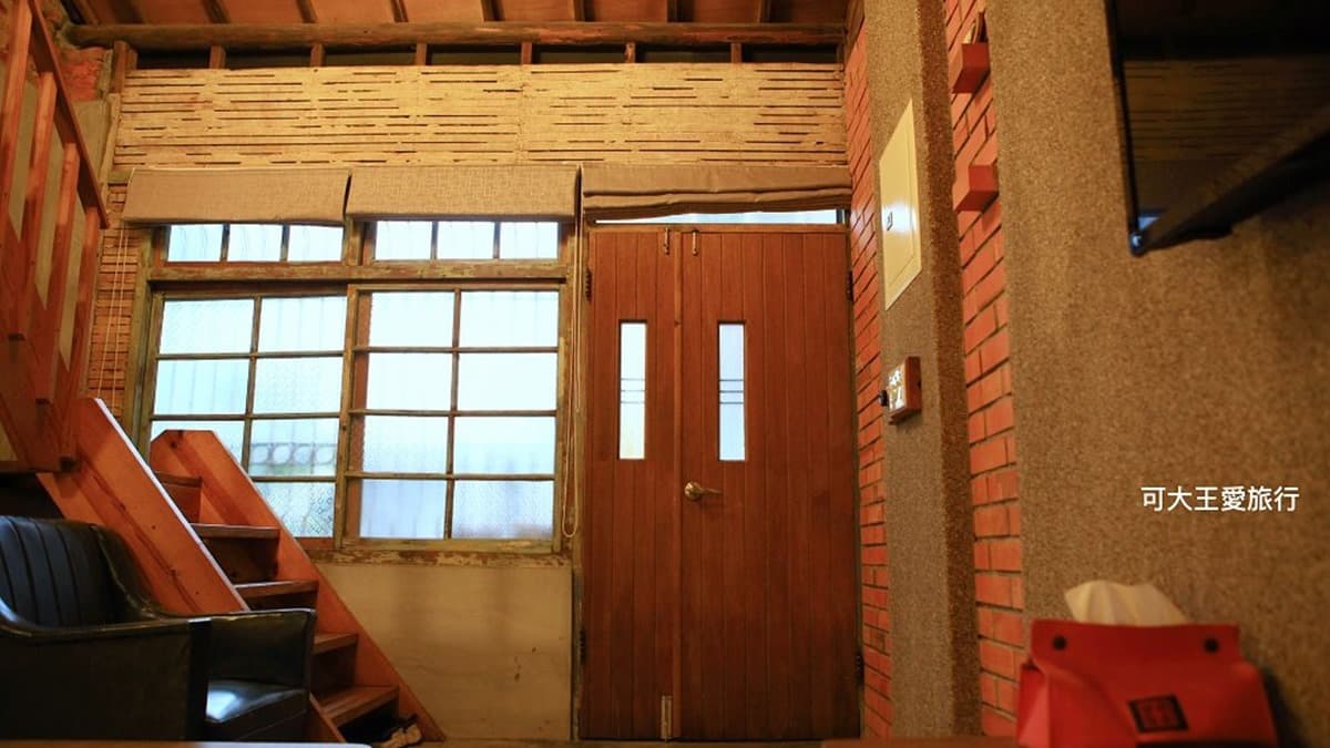 老屋秉持修舊如新的工法，空間盈滿懷舊氛圍。（圖片來源：可大王愛旅行）