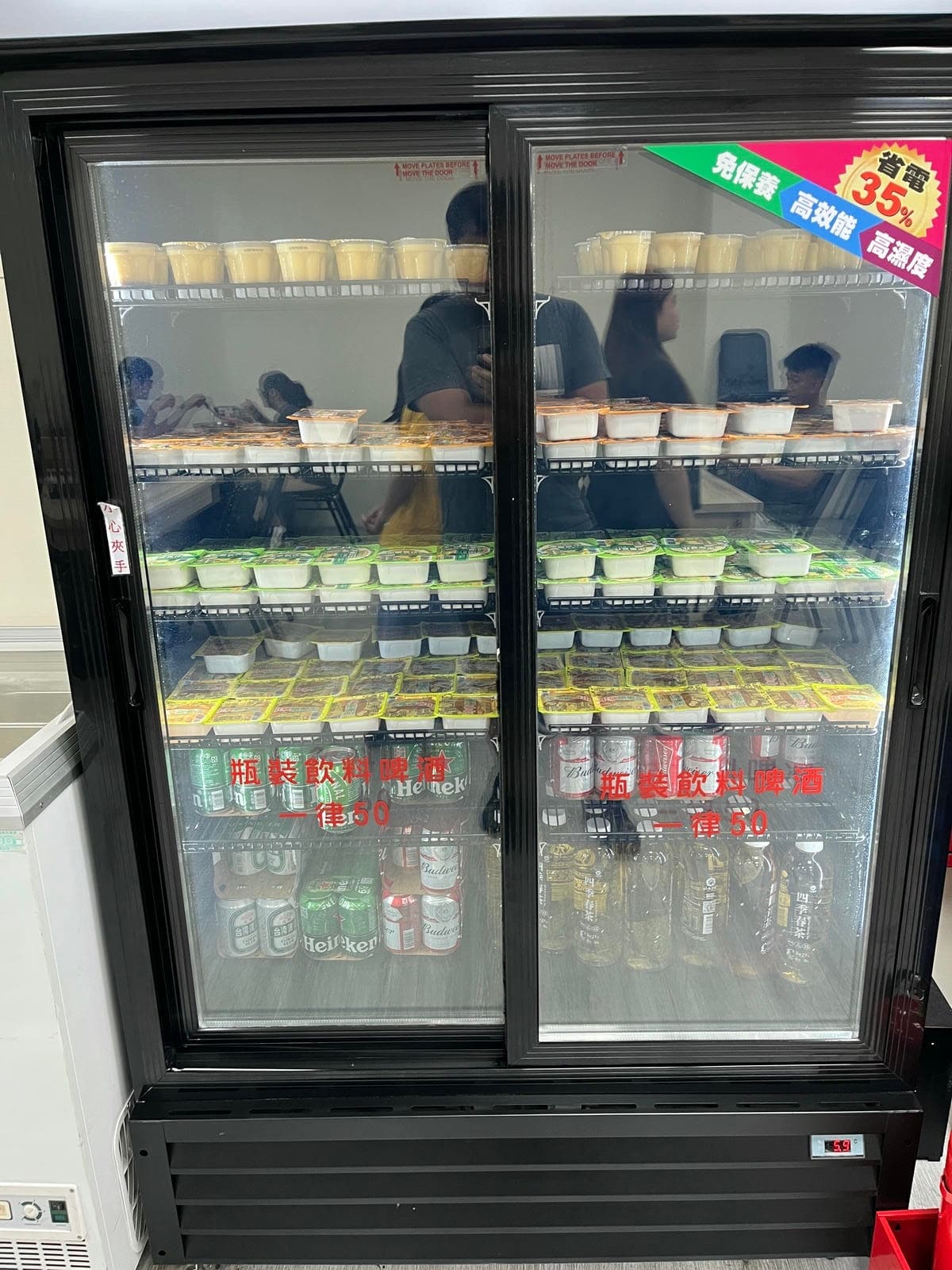 高雄也有羊肉爐吃到飽！爽嗑羊大骨、羊肉無限夾，還有熟食、飲料甜點自助吧