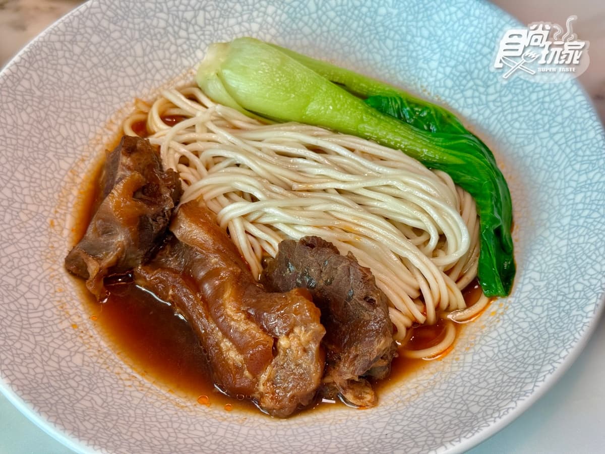 挑戰高雄亞灣區最頂！然一酒店５亮點開箱：早餐爽嗑鼎泰豐、美拍無邊際泳池