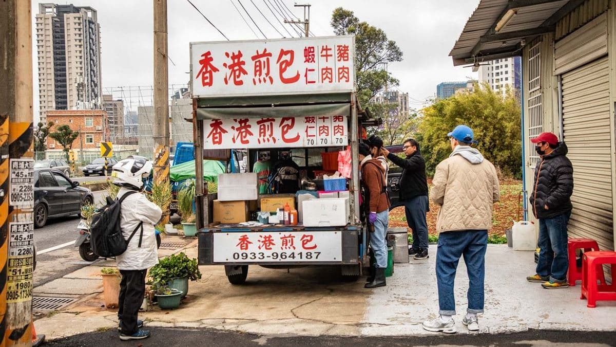 店家是以小貨車運送食材至定點才開始現場製作。（圖片來源：大手牽小手。玩樂趣）