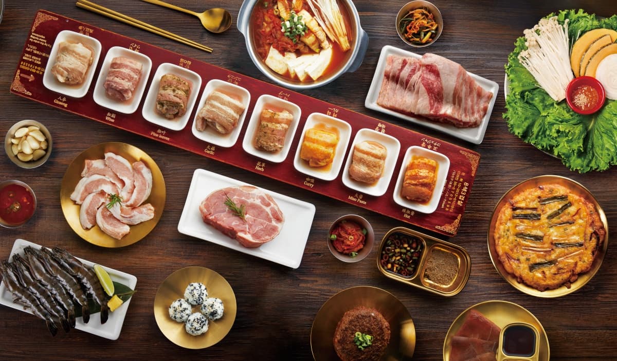 正宗韓式烤肉88折！新菜單爽嗑和牛漢堡排、厚切豬，６款韓式小菜＋飲品無限續