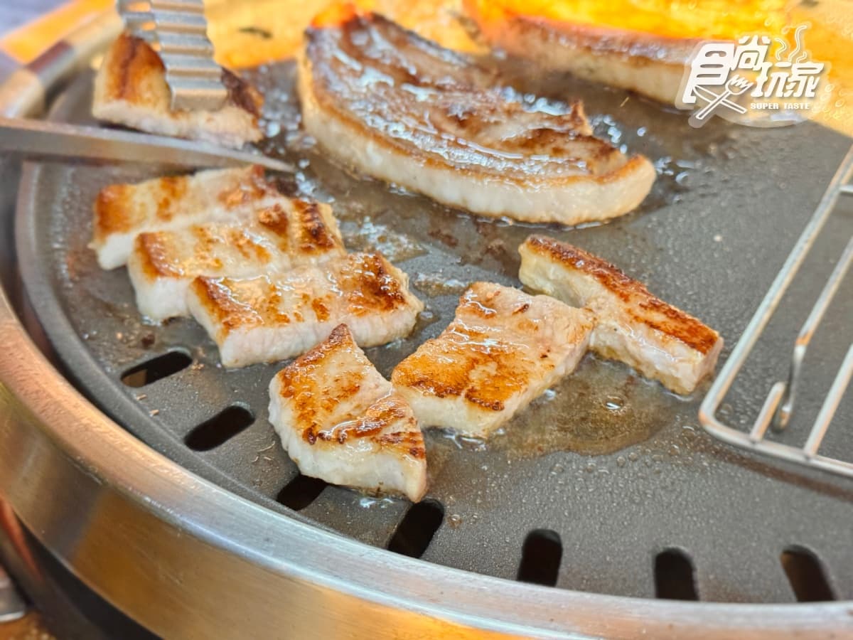 正宗韓式烤肉88折！新菜單爽嗑和牛漢堡排、厚切豬，６款韓式小菜＋飲品無限續