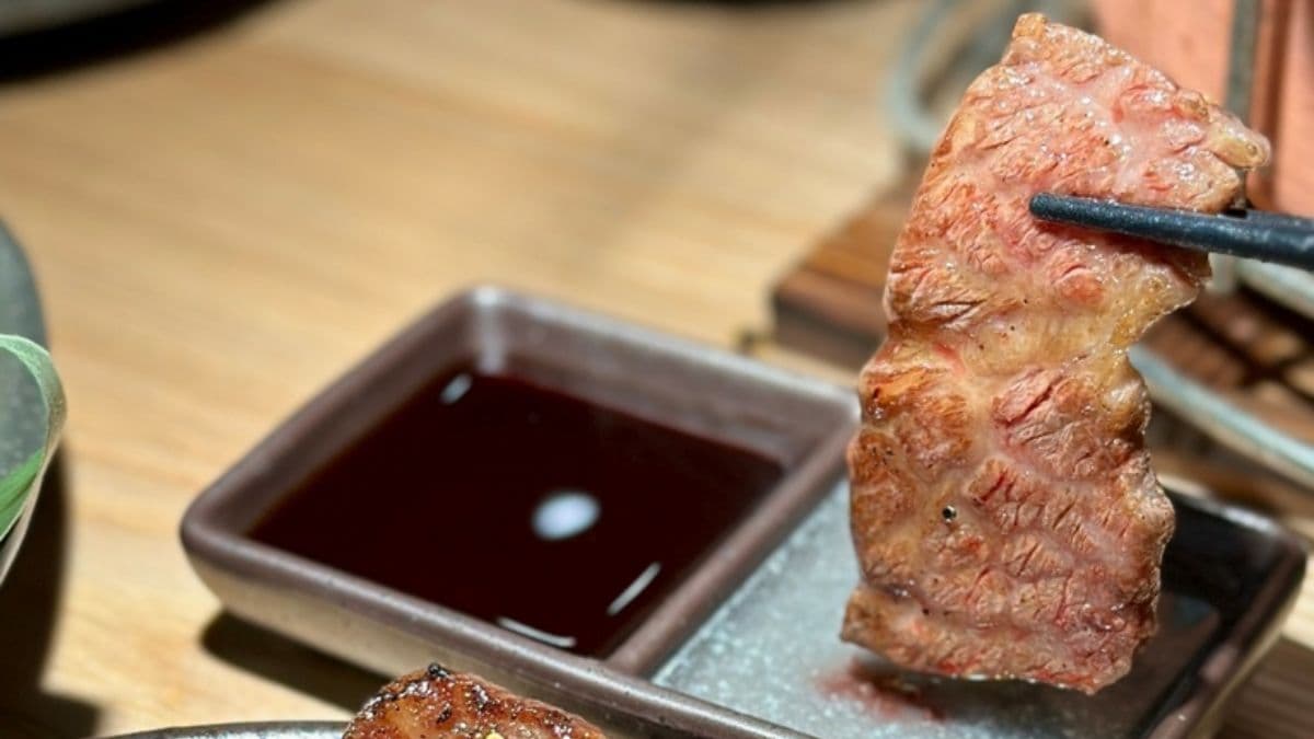 牛三拼有牛肋條、牛腹肉搭配A5日本和牛五花，陣陣肉香讓人垂涎欲滴。（圖片來源：洋洋的吃喝玩樂）