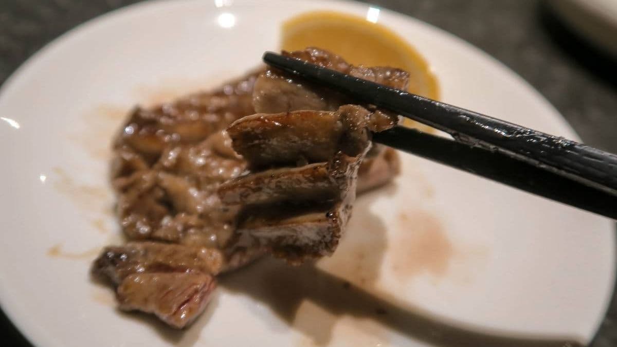 澳洲厚切極上牛舌，實際菜色依店家提供為主。（圖片來源：小米蟲的米缸）