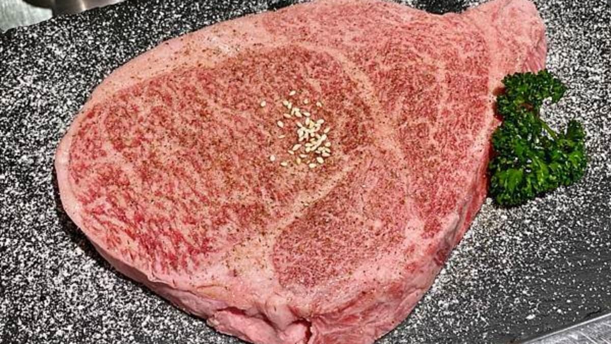 日本和牛肋眼牛排油花分佈均勻。（圖片來源：蛋寶趴趴go）