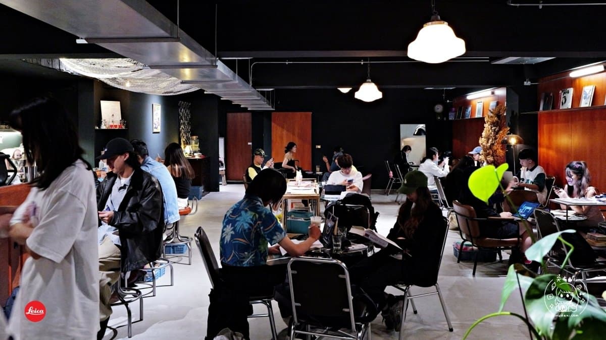 店內座位滿多，但還是常常客滿。（圖片來源：吳大妮）
