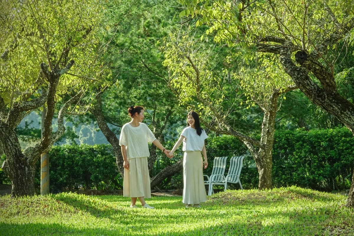 年底前門票50元！春水堂全新園區「春秋山林」，招牌珍奶＋百道料理、爽泡足湯