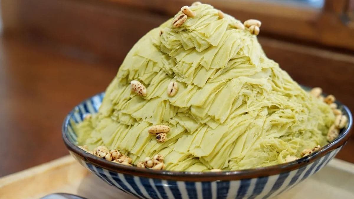 「台灣四季春茶雪花冰」四季春茶香味濃厚帶一絲絲苦味，但有回甘的感覺。（圖片來源：勞鼠探世界）