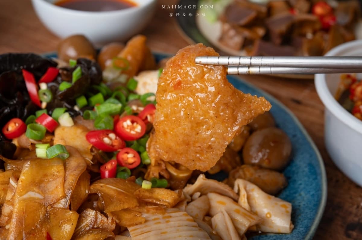 鼎王第1間「平價滷味」來了!連2天買一送一,25元起嗑銷魂麻辣、鴨腱 鼎王第1間「平價滷味」來了!連2天買一送一,25元起嗑銷魂麻辣、鴨腱