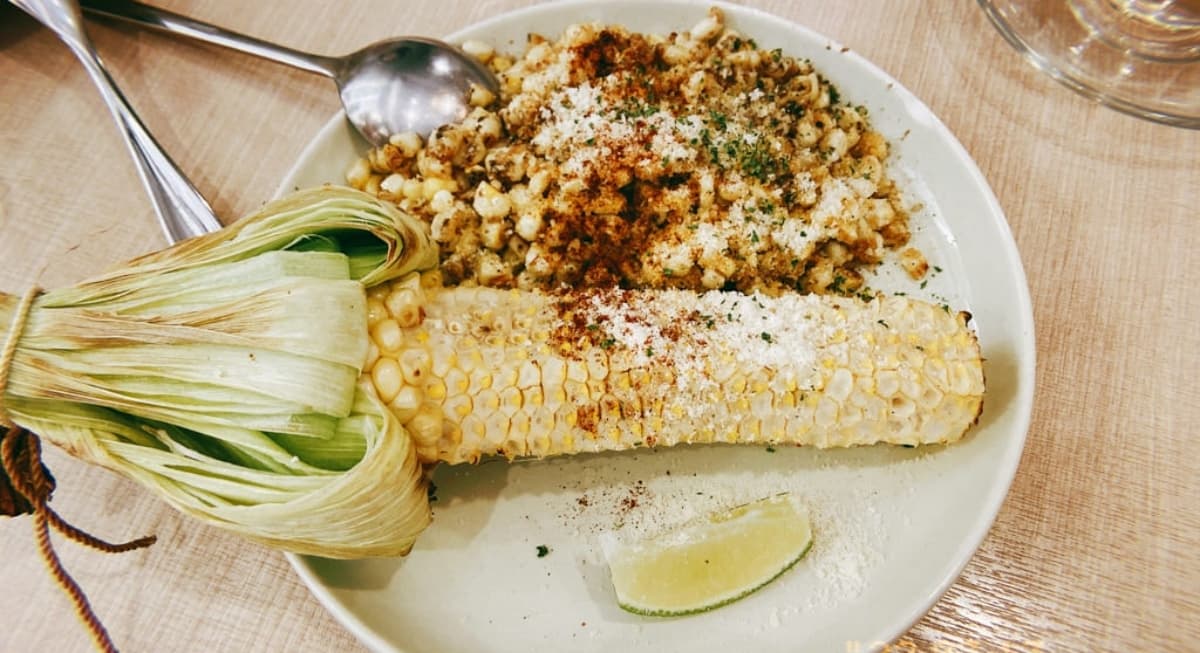 台北人氣米其林綠星蔬食！小小樹食必吃菜色TOP 5：皮蛋豆腐餃、仿真韓式炸雞