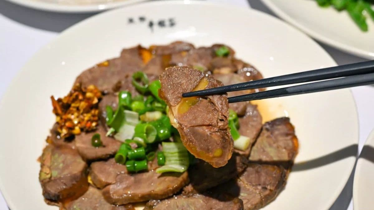滷牛腱不是屬於軟爛的，而是香Ｑ有嚼勁的，口感極佳。（圖片來源：鯊魚大口咬）
