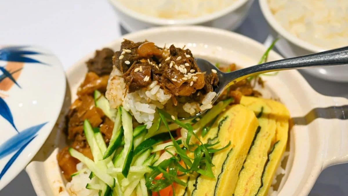 牛滷肉燥採用的是牛頸肉帶有牛油香氣，滷汁非常下飯，是外面吃不到的味道。（圖片來源：鯊魚大口咬）