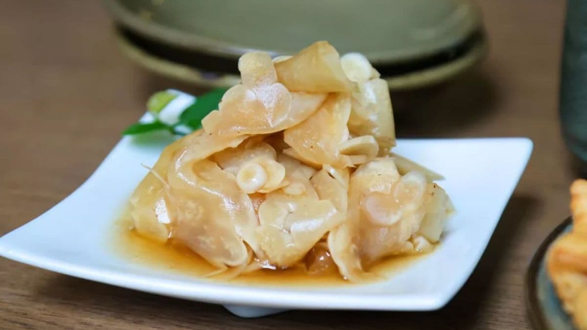 梅漬苦瓜切得很薄，苦瓜一點都沒有苦味。（圖片來源：鯊魚大口咬）