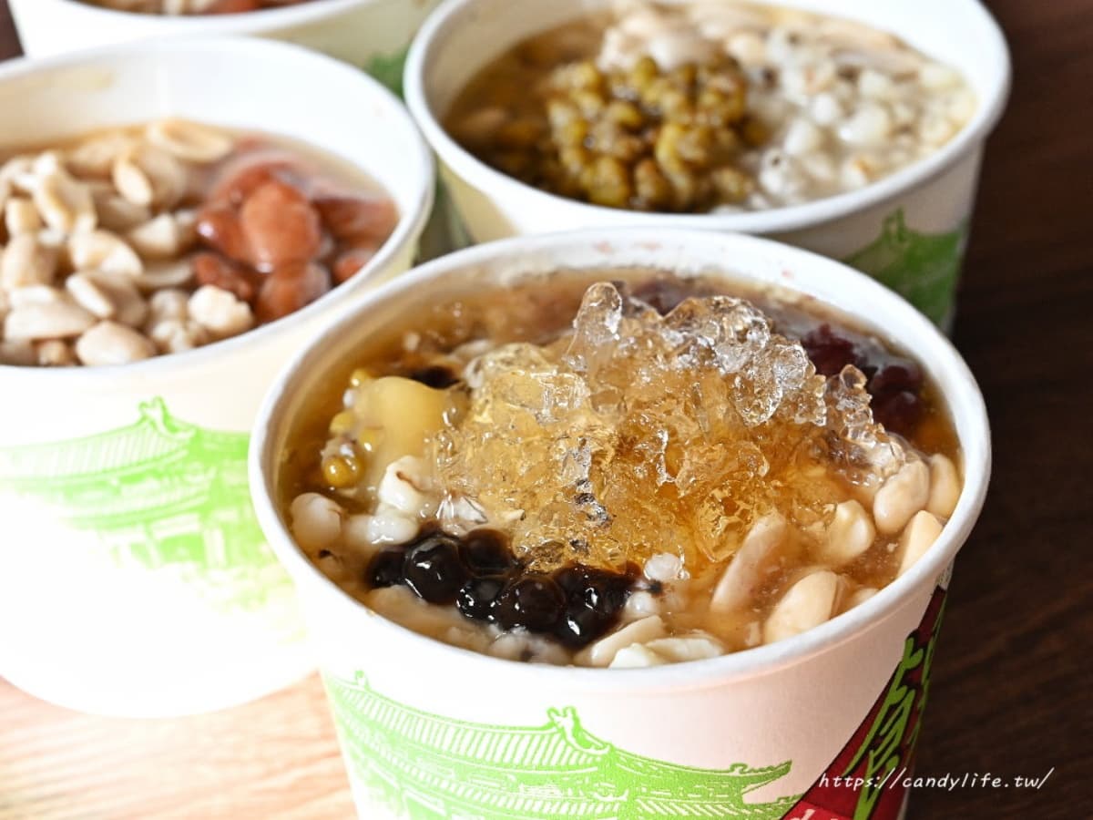１碗只要50元！高CP值「無名豆花」７種配料無限裝滿，必嗑手工嫩仙草、芋圓