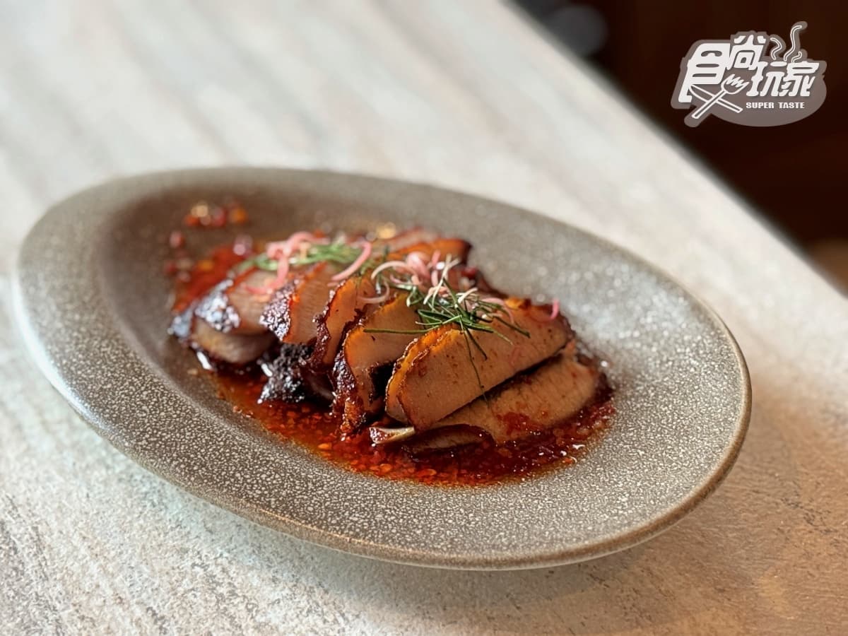 台中第１間「泰式餐酒館」在這！８款必吃、亮點一覽，爽嗑酸辣蝦、泰奶布丁