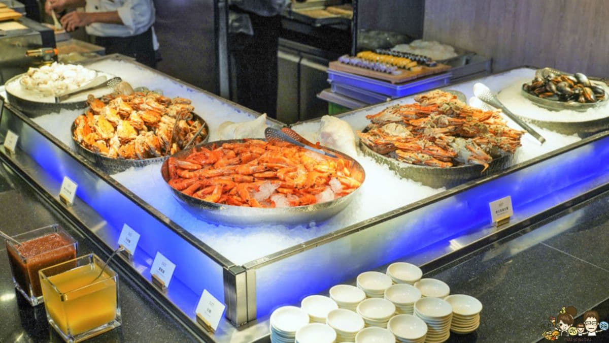 海鮮、螃蟹是不少老饕來這第一個必拿的餐點。（圖片來源：跟著尼力吃喝玩樂）