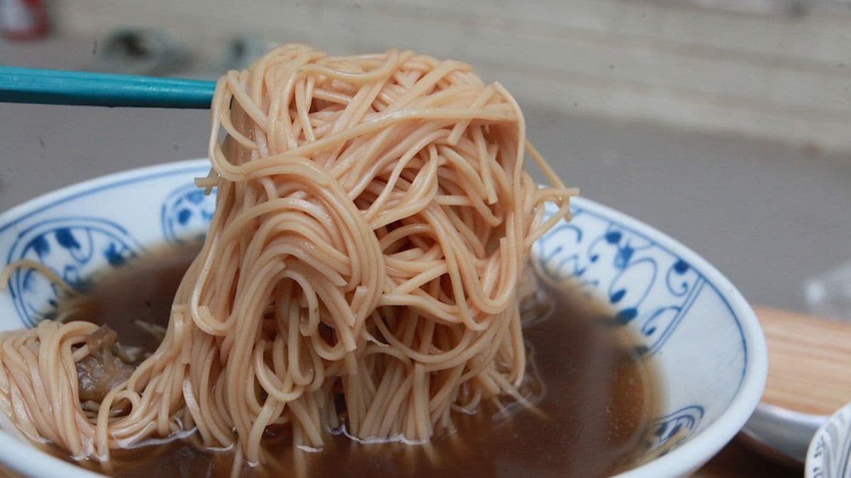 當歸鴨腿麵線，飄香75年老字號當歸鴨店。（圖片來源：樂天小高の美食之旅）