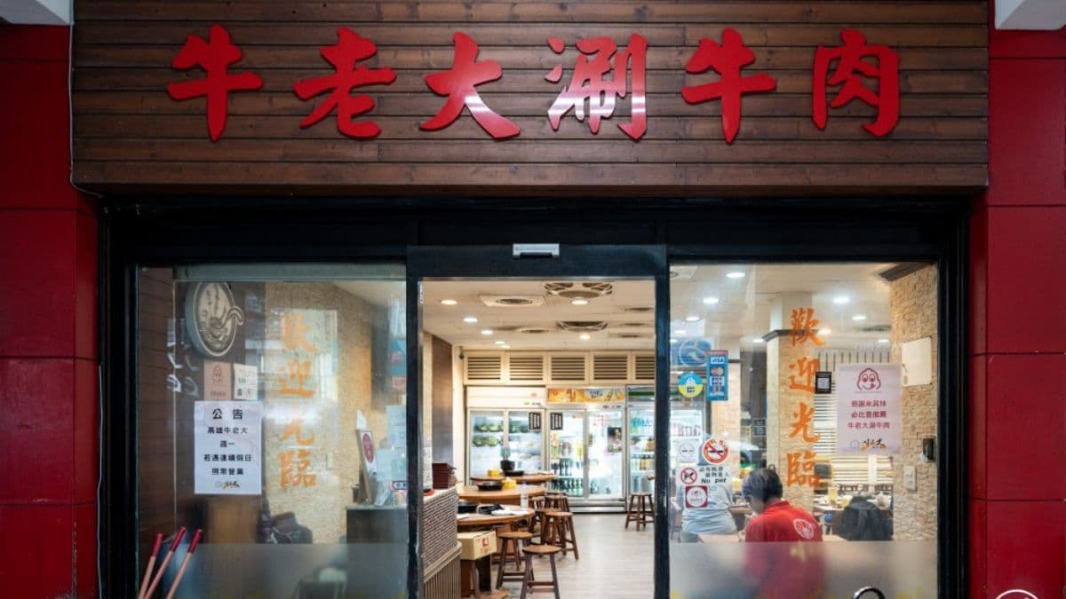 內用區因應不同人數有大圓桌以及小方桌。（圖片來源：土土旅食記趣）
