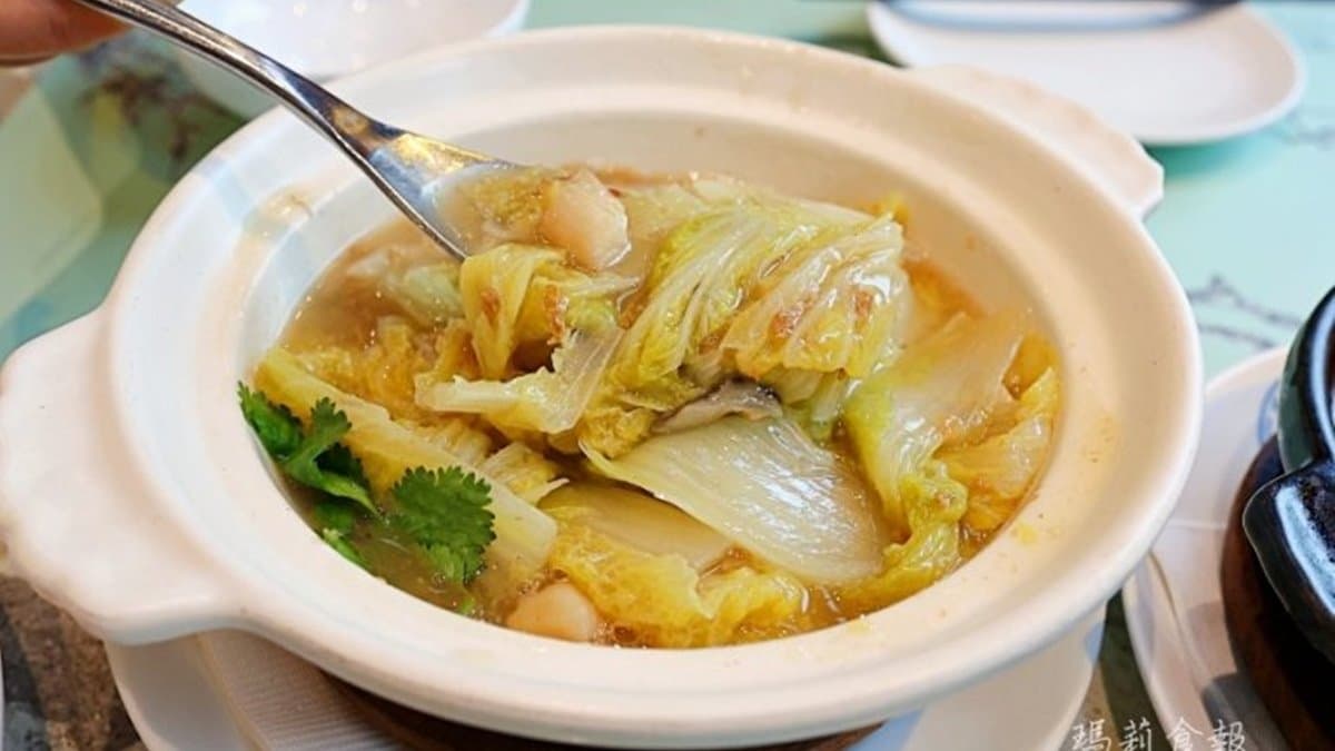 干貝白菜滷，白菜滷得很透又入味。（圖片來源：瑪莉食報）