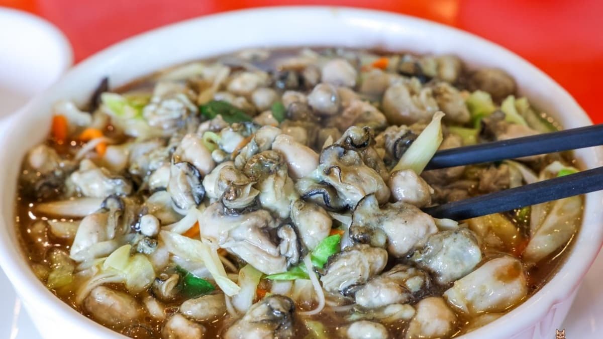 石蚵麵線份量給的豪邁，口味也鮮美鹹香。（圖片來源：陳小可的吃喝玩樂）