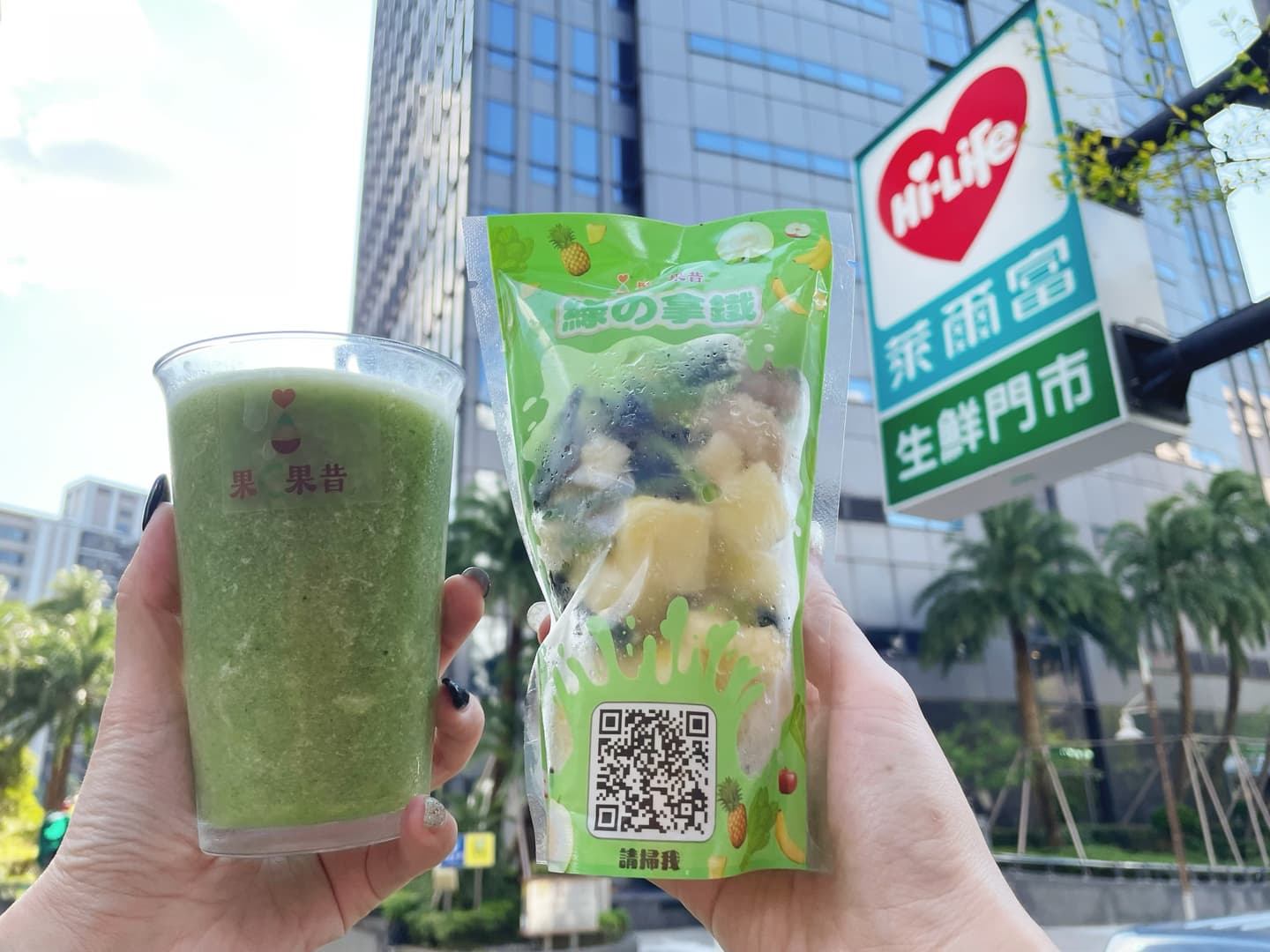 全家「霜淇淋加油棒」太Q！黃、白２色可愛應援，連３天霜淇淋買一送一開吃