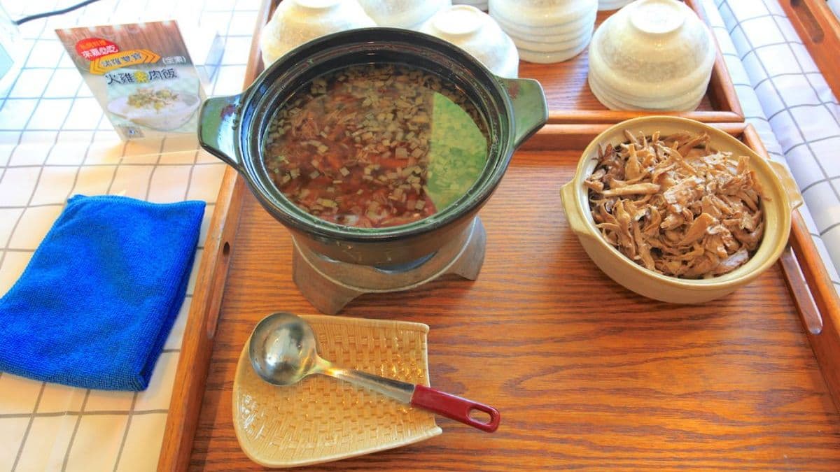 素食火雞肉飯食材與白飯無限享用。（圖片來源：樂天小高の美食之旅）